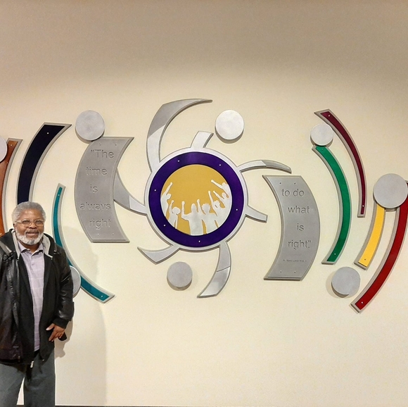 Meet your Posher, Curtiss - Picture 1 of 1